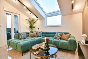 Luxury three-bedroom apartment Emerald