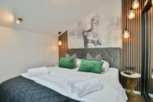 Luxury three-bedroom apartment Emerald