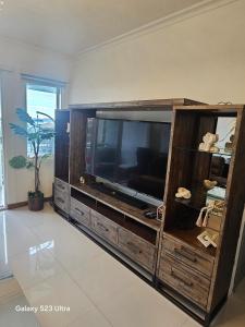 Luxury Apt New Kingston 24 hrs Security Pool
