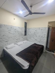 Hotel Tirth Purohit Park