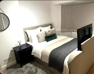 4 bedhouse in borehamwood with large onsite parking