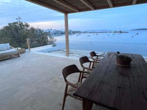 Aliki Seafront Apartment