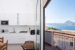 Villa Gina con vista mozzafiato sul golfo di Macari
