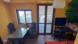 Cozy Terrace Acropolis view!