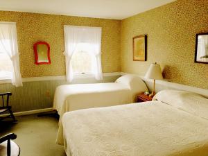 Goodrich Room  room in Highland Lodge