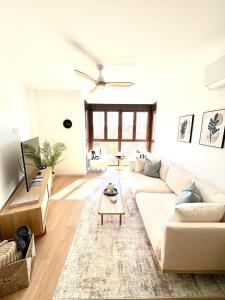 NEW Bright Modern Retreat at Malvarrosa Beach