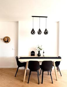 NEW Bright Modern Retreat at Malvarrosa Beach