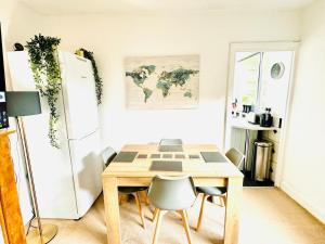 Heathrow Contractor 3-Bed, Sleep 3-5, Free Parking
