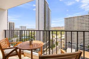 Waikiki Banyan 1711 - Tower 1