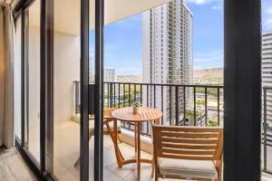 Waikiki Banyan 1711 - Tower 1