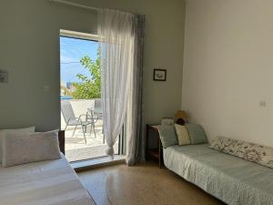 Minimalist Serenity Vravrona - Airport Stay