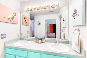 Retro Color Retreat