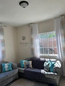 Adorable 1B Cottage Walk to the beach