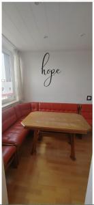 Modern and Quiet Apartment Ideal for Professionals in Duisburg