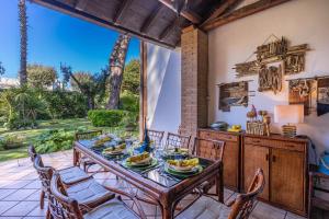 Fregene Villa Annamaria 400mt dal mare, relax e natura