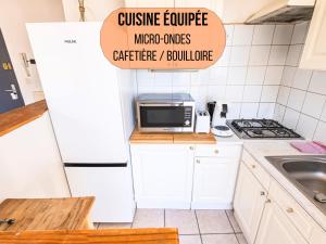 DAHLIA - Idéal pour Familles & Pros - Hypercentre - Vue Fontaine Subé et Cathédrale - Wifi - Machine à laver - Gare, Cathédrale de Reims, Commerces, Restaurants & Transports en commun accessibles à pied en moins de 10 minutes