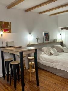 Apartamento con Encanto Corazón del Barrio Húmedo