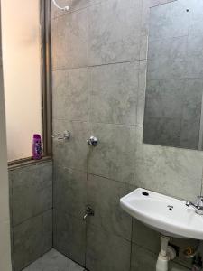 Havens studio apartment -Tsavo step up