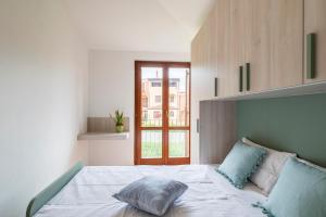 Spazioso, vicino al centro con parcheggio privato