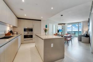 Luxe Stay at Hyde Resort -Oceanfront & Amenities
