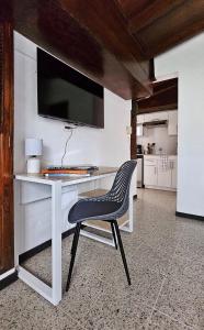 Cozy Studio for 2 w Workspace High End Hub
