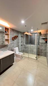 Modern Executive 1BR with Huge Balcony and Sunset View