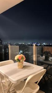 Modern Executive 1BR with Huge Balcony and Sunset View