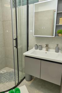 Breeze By Edmor Suites