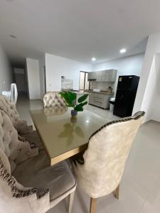 Apartamento completo cerca del centro