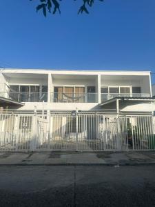 Apartamento completo cerca del centro