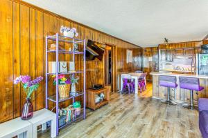 about 9 Mi to Boardwalk Oceanfront Myrtle Beach Condo