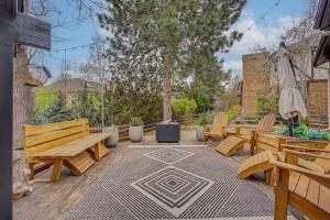 Casa Pine and Oak