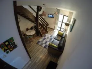 Duplex Apartment Busteni - 阿祖加