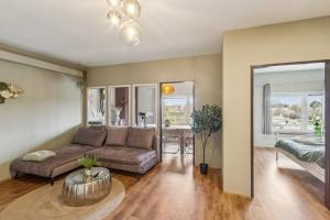 Spacious Bohemian City Apartment Near Castle Schönbrunn