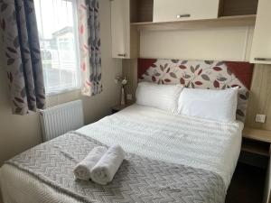 Cosy 3 Bedroom Caravan, South Cerney