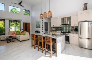 Villa Monty, Charming Villa, 5 min walk to Marino Ballena Beach