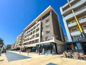 206 Aura Marine Bay View Apartment