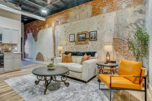 Explore Dtwn Burkburnett! Industrial Apt w Patio