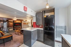 2BR House with WiFi - Sleeps 5 - Gloucester