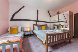 2BR House with WiFi - Sleeps 5 - Gloucester