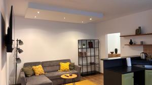 Elegant Escape apartment V - free parking, easy access to City Center