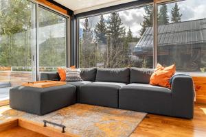 Riverbend Chalet