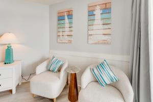 NEW Baywatch Remodled with Direct Oceanfront Views