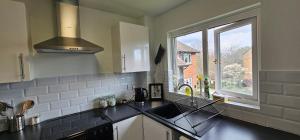 Cozy 2BR Flat,Travellers,Contractors Welcome,Free Parking