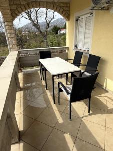 Summer Apartments Isić