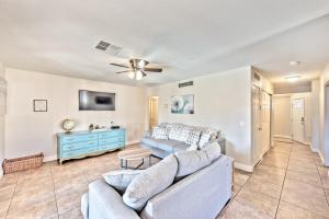 Lovely home -4 miles from the strip