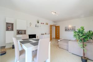 Elegant and spacious apartment
