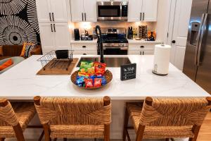 Tuk Tuk Social House Downtown W photo booth Hot Tub Gym Sauna