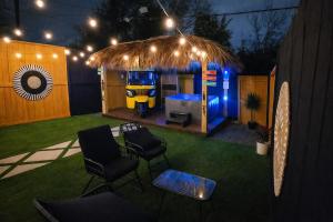 Tuk Tuk Social House Downtown W photo booth Hot Tub Gym Sauna