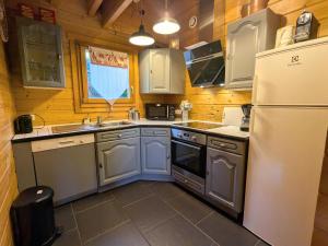 Chalet tout confort avec terrasse et poêle, animaux acceptés - FR-1-589-233